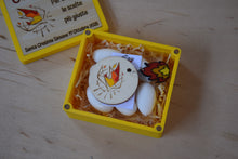 Carica l'immagine nel visualizzatore di Gallery, BOMBONIERE CRESIMA CON DONI SPIRITO SANTO E PORTACHIAVI