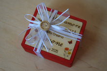 Carica l'immagine nel visualizzatore di Gallery, BOMBONIERE CRESIMA CON PORTACHIAVI