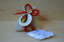 Carica l'immagine nel visualizzatore di Gallery, SACCHETTINI JUTA CRESIMA CON PORTACHIAVI