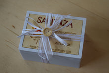 Carica l'immagine nel visualizzatore di Gallery, BOMBONIERE CRESIMA CON DONI SPIRITO SANTO