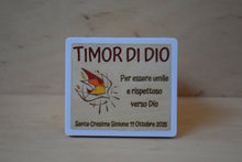 Carica l'immagine nel visualizzatore di Gallery, BOMBONIERE CRESIMA CON DONI SPIRITO SANTO E PORTACHIAVI