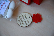 Carica l'immagine nel visualizzatore di Gallery, Portachiavi laurea con ciondolo