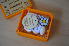 Carica l'immagine nel visualizzatore di Gallery, BOMBONIERE CRESIMA CON PORTACHIAVI