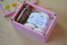 Carica l'immagine nel visualizzatore di Gallery, BOMBONIERE BATTESIMO CON SEMI PER API