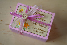 Carica l'immagine nel visualizzatore di Gallery, BOMBONIERE BATTESIMO CON SEMI PER API