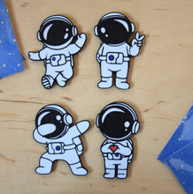 Carica l&#39;immagine nel visualizzatore di Gallery, CALAMITE ASTRONAUTA
