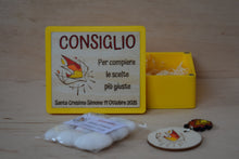 Carica l&#39;immagine nel visualizzatore di Gallery, BOMBONIERE CRESIMA CON DONI SPIRITO SANTO E PORTACHIAVI
