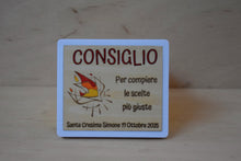 Carica l&#39;immagine nel visualizzatore di Gallery, BOMBONIERE CRESIMA CON DONI SPIRITO SANTO E PORTACHIAVI

