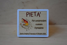 Carica l&#39;immagine nel visualizzatore di Gallery, BOMBONIERE CRESIMA CON DONI SPIRITO SANTO E PORTACHIAVI
