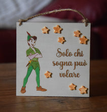 Carica l&#39;immagine nel visualizzatore di Gallery, BOMBONIERE QUADRETTI LEGNO PETER PAN E TRILLY
