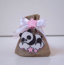 Carica l'immagine nel visualizzatore di Gallery, sacchettino rosa panda a tema battesimo
